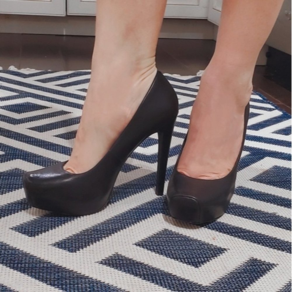 ❌SOLD❌Leather Jessica Simpson Pumps- 7.5